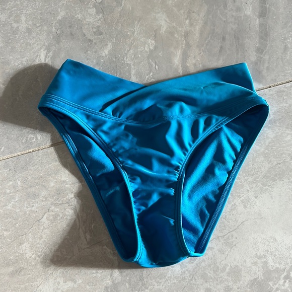 Brand new! (No Tags) Wild fable swim bottoms - Picture 1 of 2
